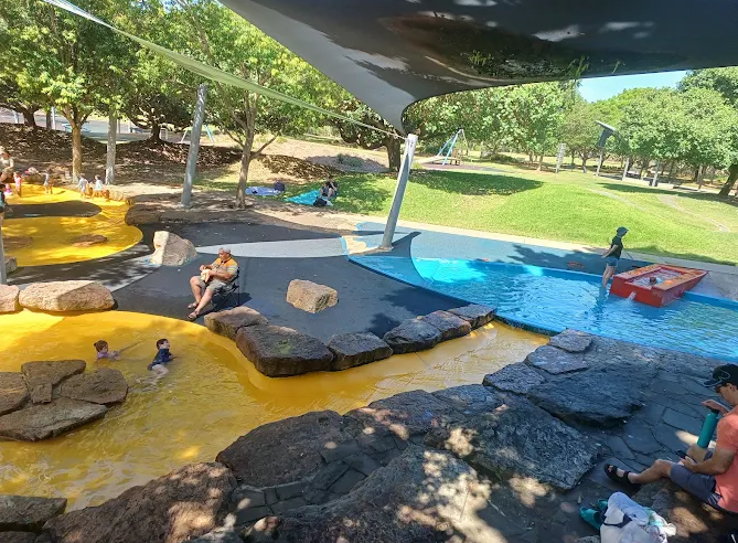 Rocks Riverside Park